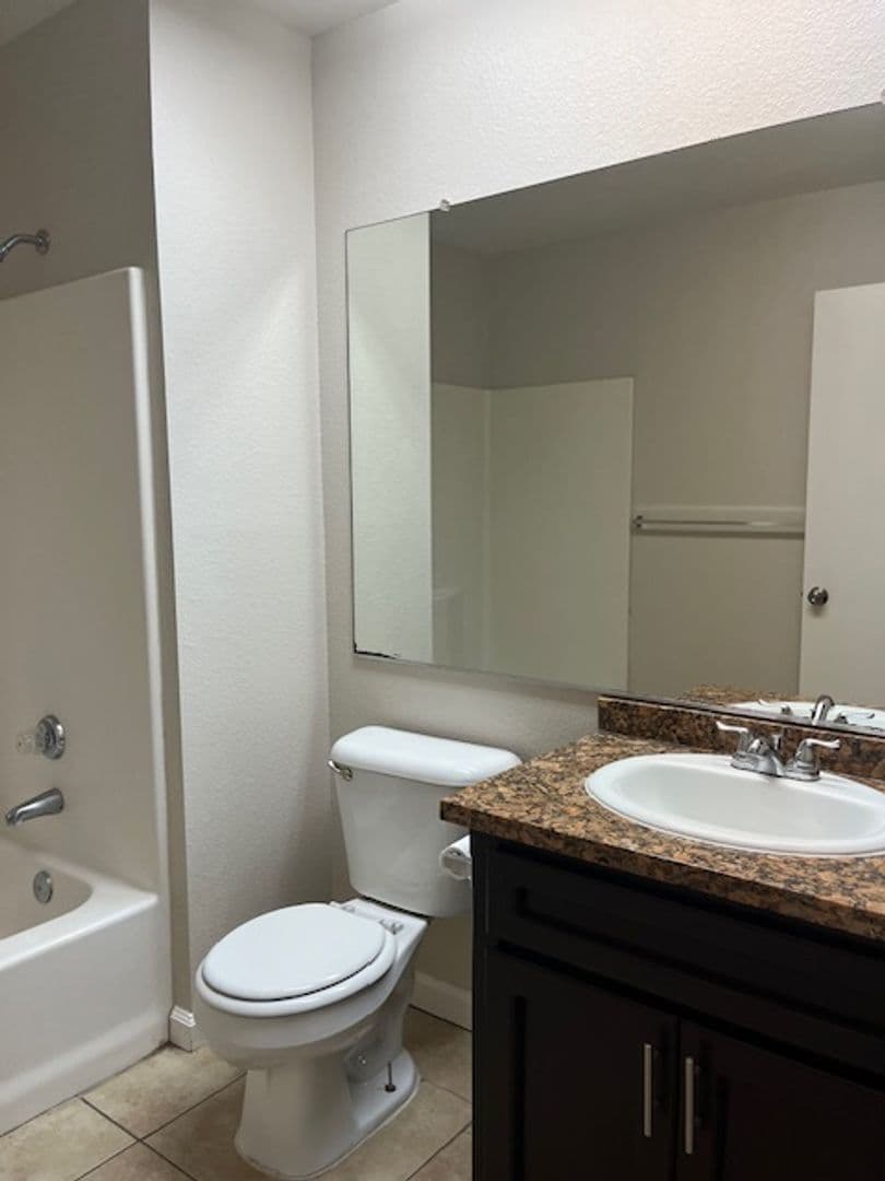 BAKERSFIELD Apartment: 3018 GOSFORD ROAD, units A-D