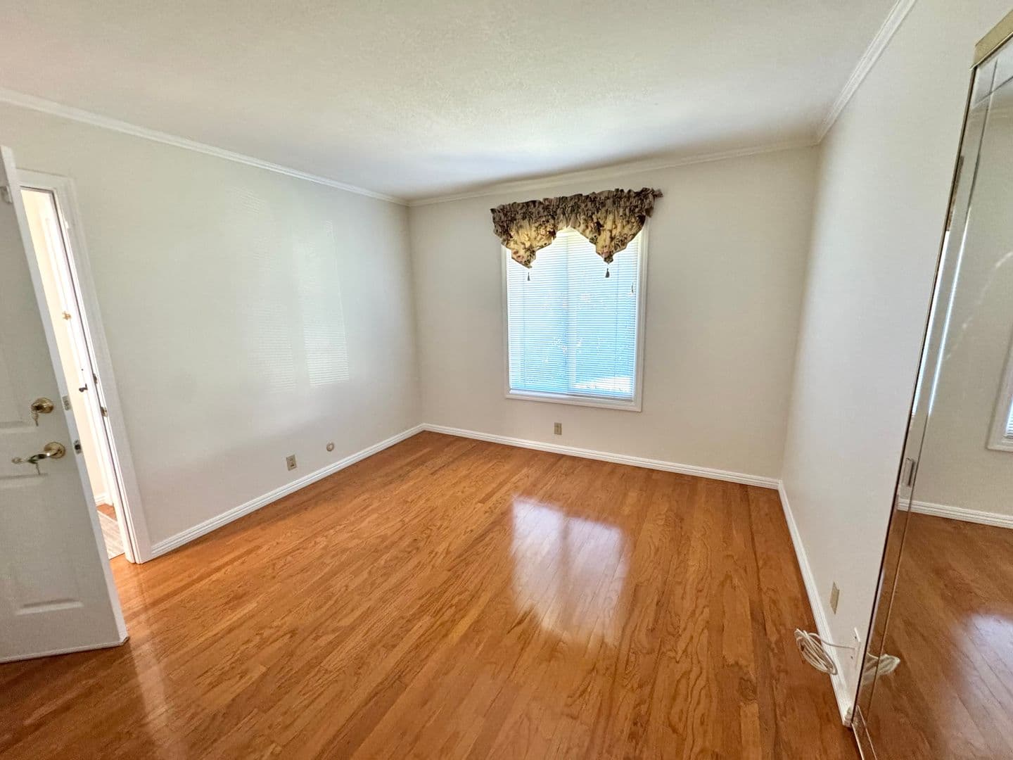 Ventura House: 246 Grandridge Court