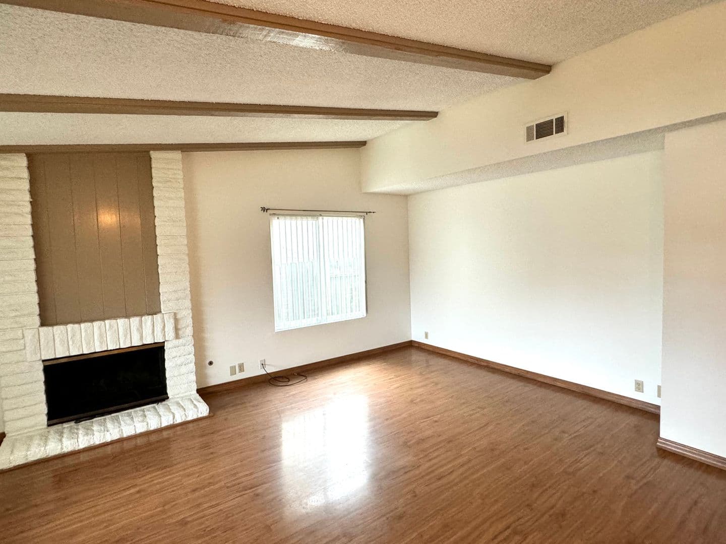 Ventura House: 6630 Sora St,