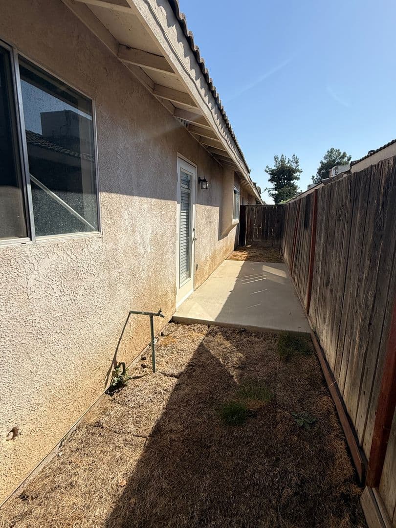 Bakersfield, Apartment: 3112 Brookfield Loop