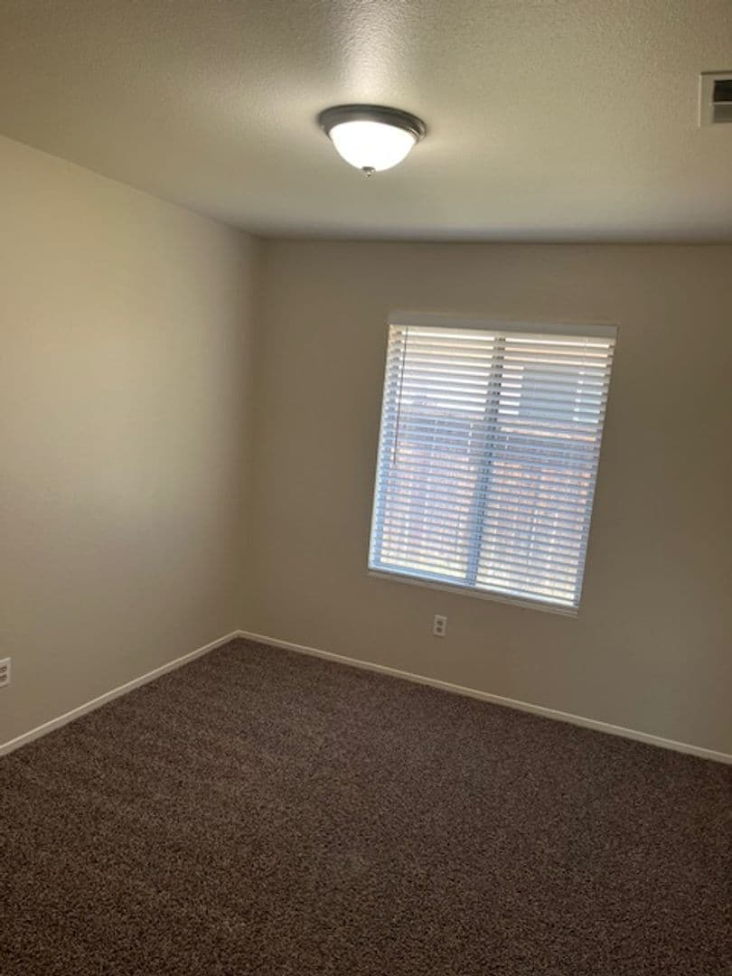 BAKERSFIELD Apartment: 3018 GOSFORD ROAD, units A-D