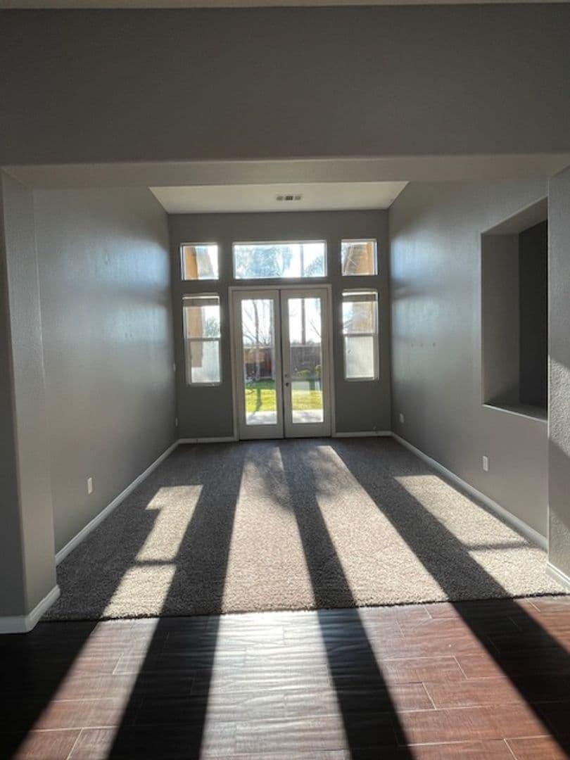 BAKERSFIELD House: 11707 CHRISTMAS ROSE DRIVE