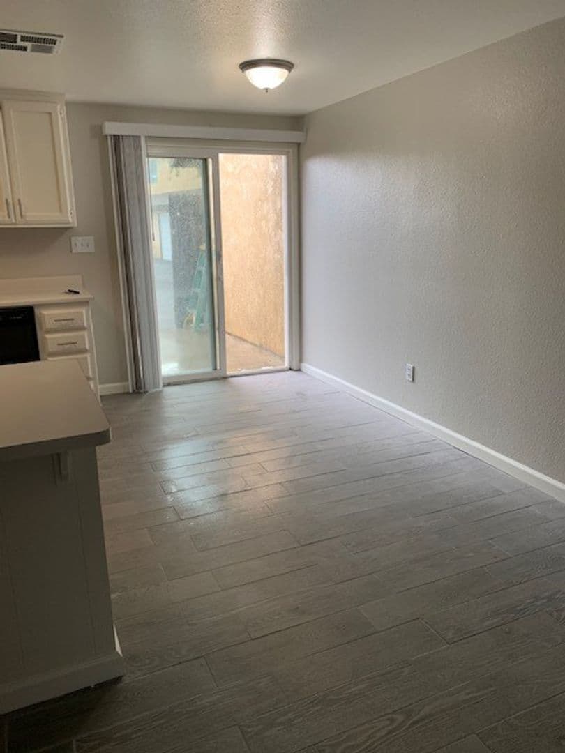 Bakersfield, Apartment: 817 Quail Ln. Lot 11  (#15-#17)