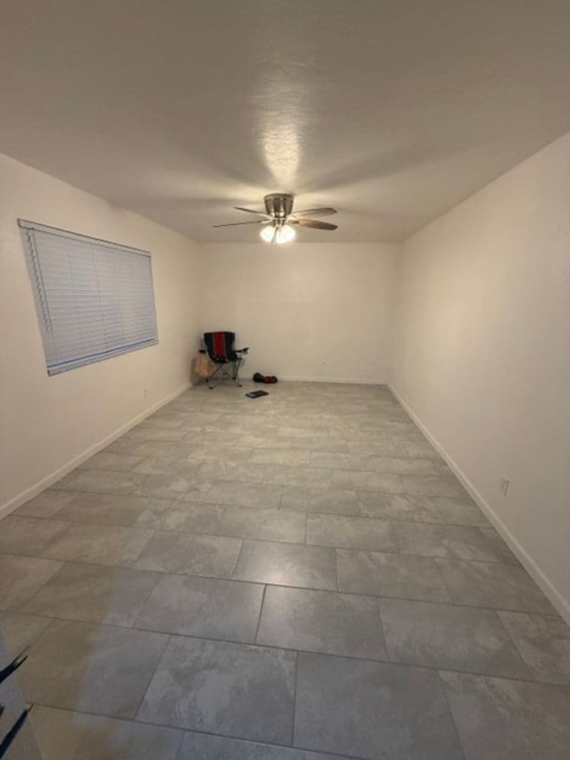BAKERSFIELD Apartment: 2208 COURTLEIGH DR.  #A - #D