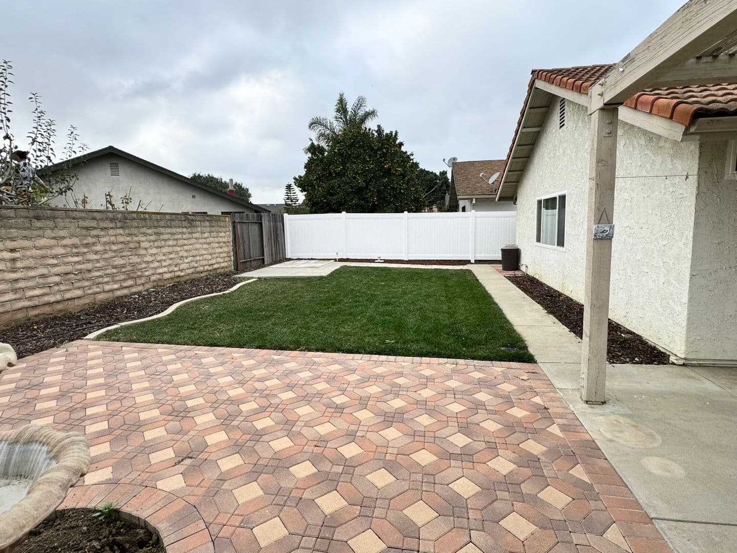 Ventura House: 6630 Sora St,