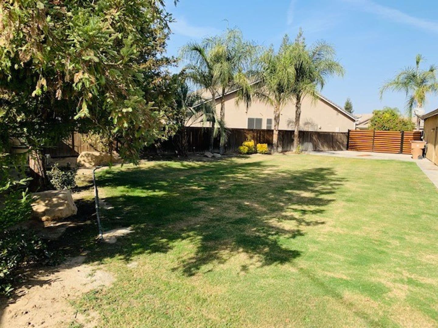 BAKERSFIELD House: 11707 CHRISTMAS ROSE DRIVE