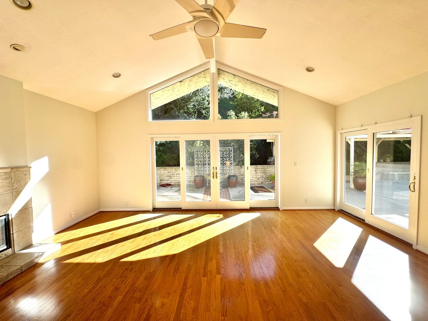 Ventura House: 246 Grandridge Court