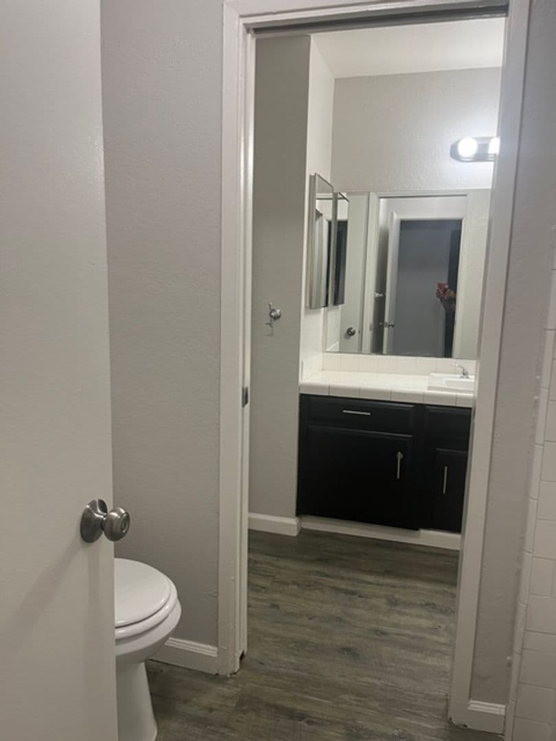 BAKERSFIELD Apartment: 1044 McDONALD WAY, units A-D