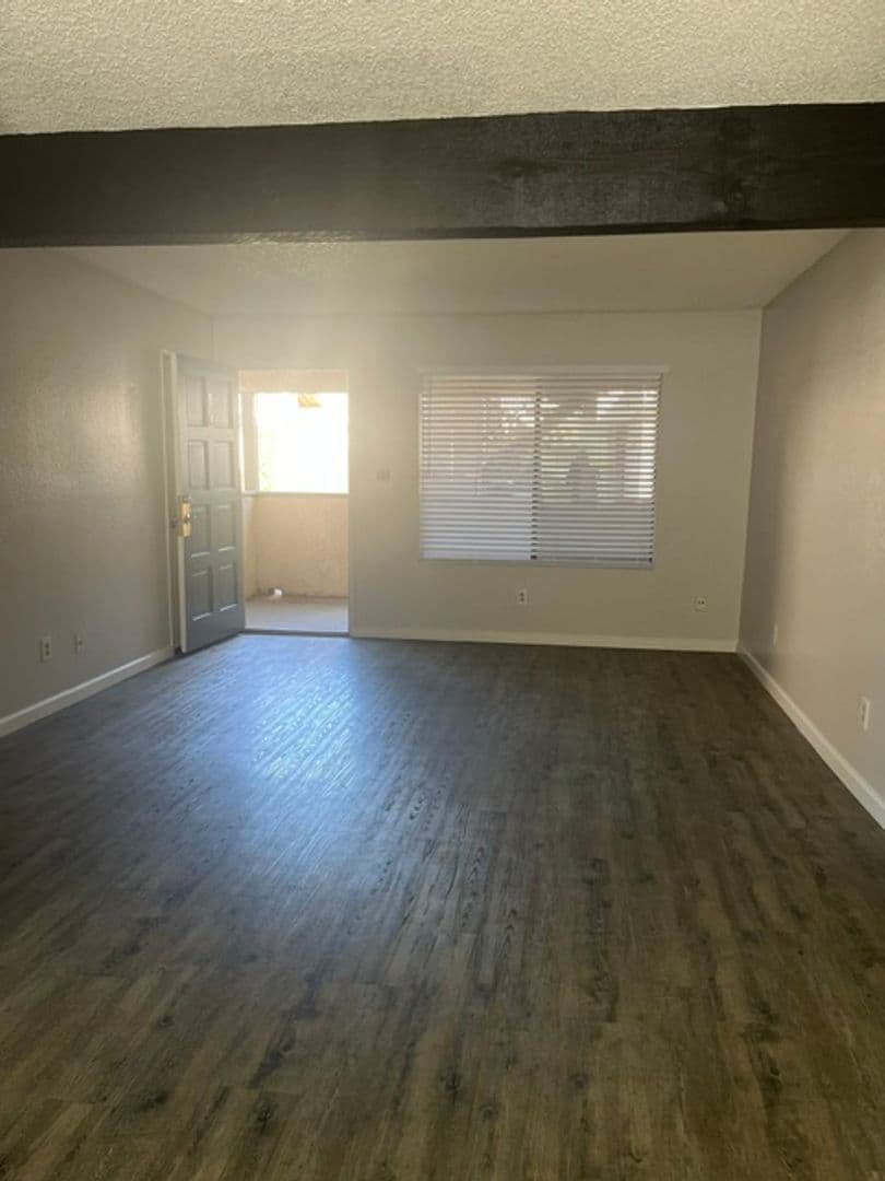 BAKERSFIELD Apartment: 1044 McDONALD WAY, units A-D