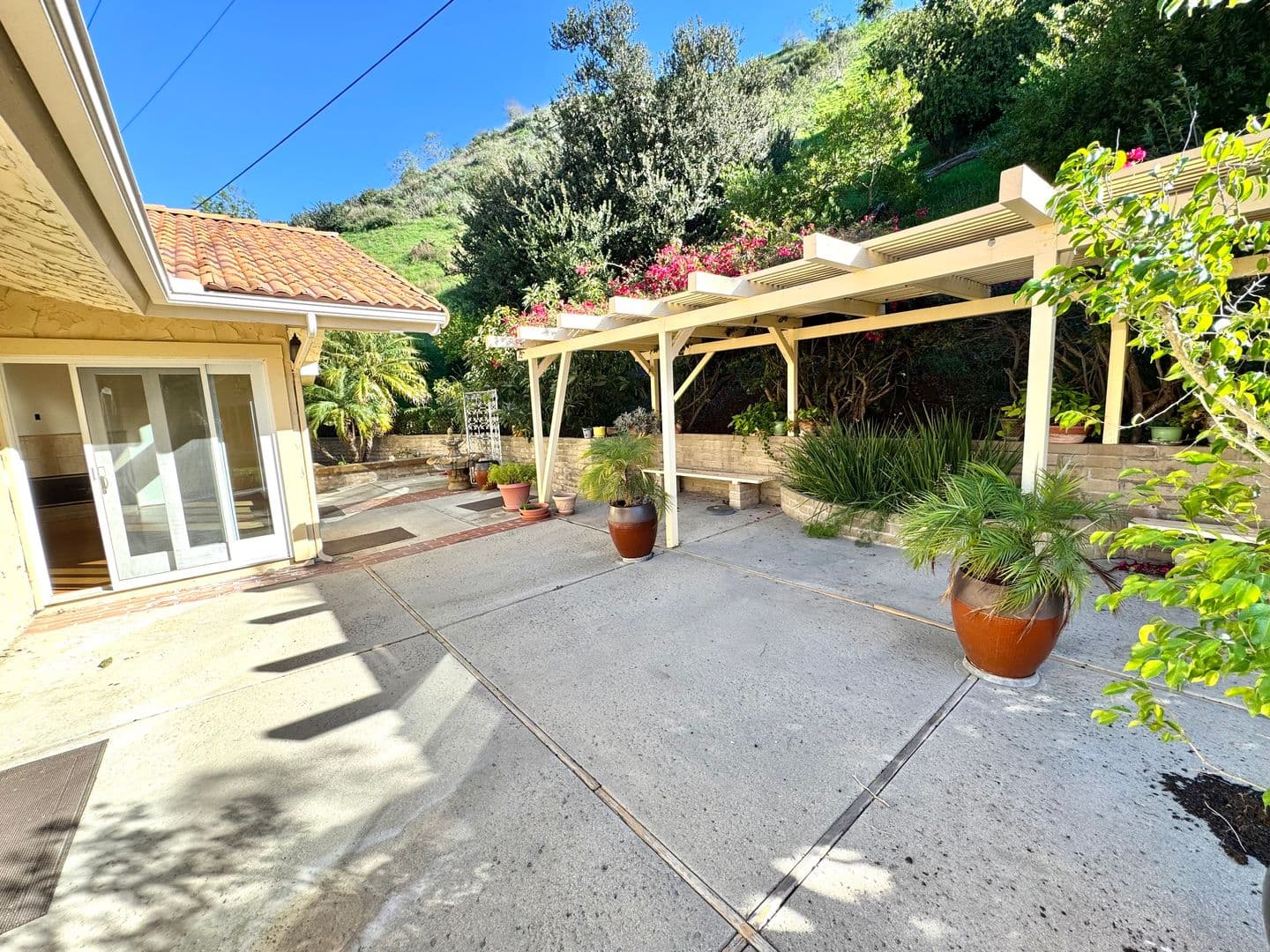 Ventura House: 246 Grandridge Court
