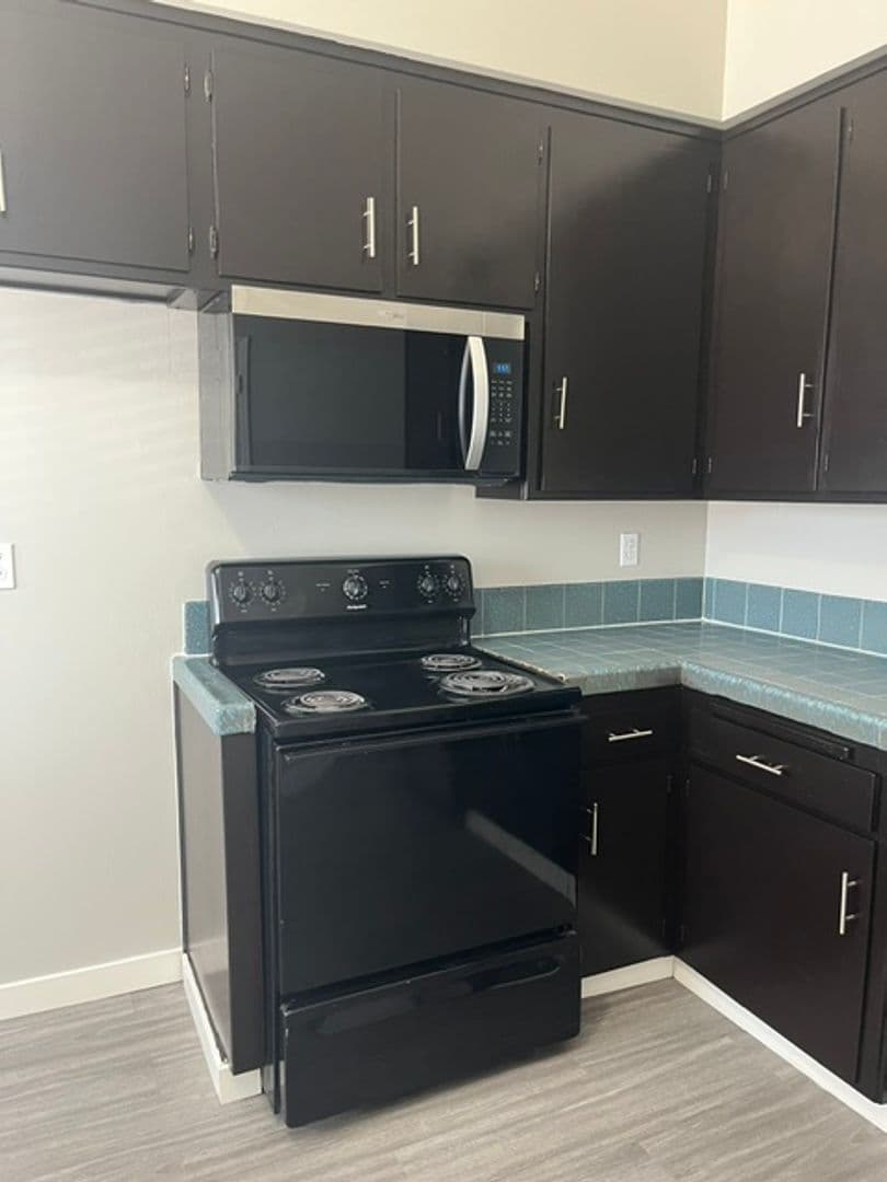 BAKERSFIELD Apartment: 4013 SORANNO AVENUE, units A-D
