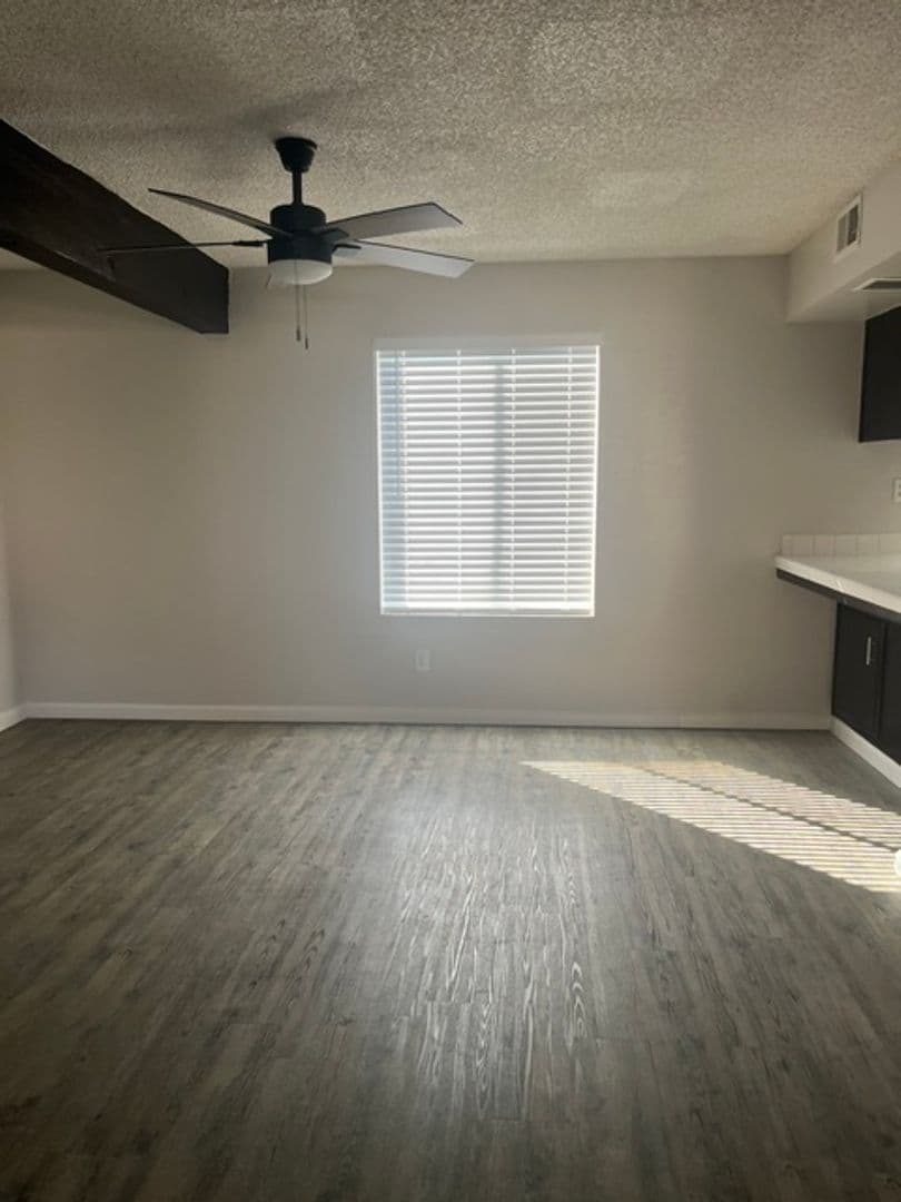 BAKERSFIELD Apartment: 1044 McDONALD WAY, units A-D