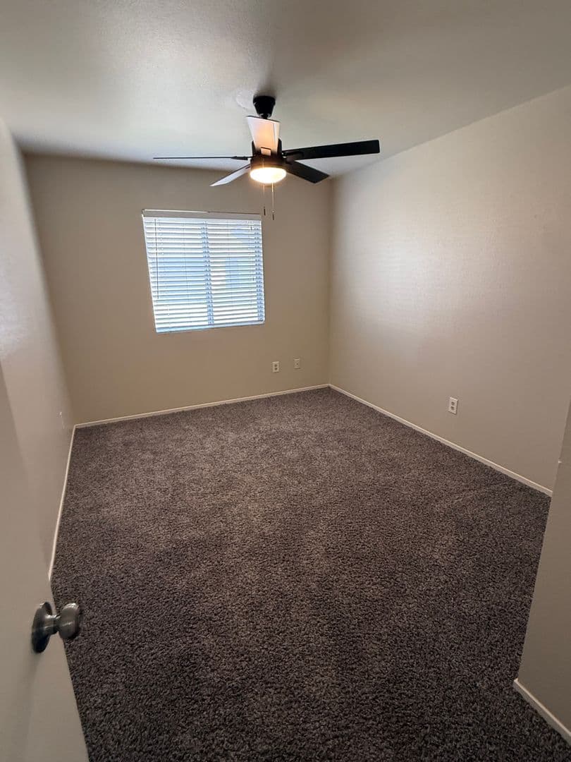 Bakersfield, Apartment: 3112 Brookfield Loop