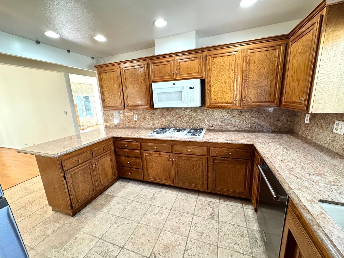 Ventura House: 246 Grandridge Court