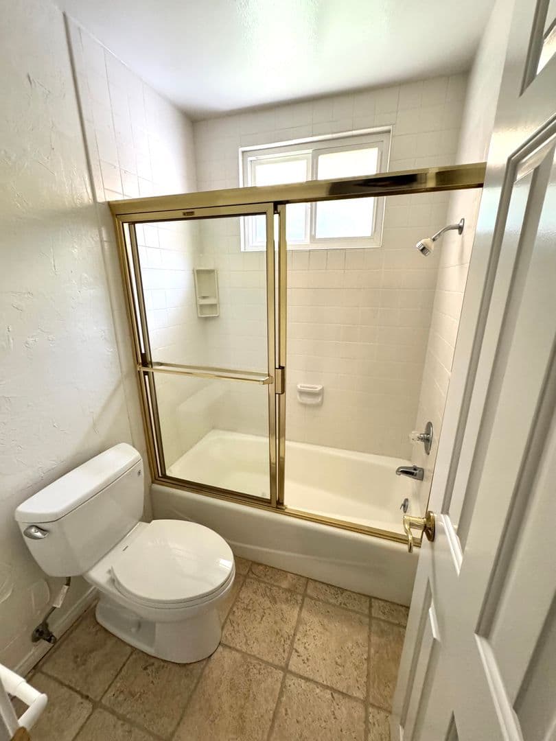 Ventura House: 246 Grandridge Court