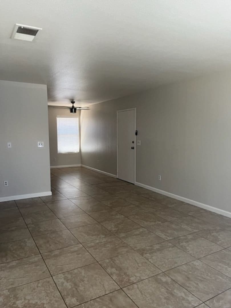 Bakersfield, Apartment: 3210 Brookfield Loop - 3210-D