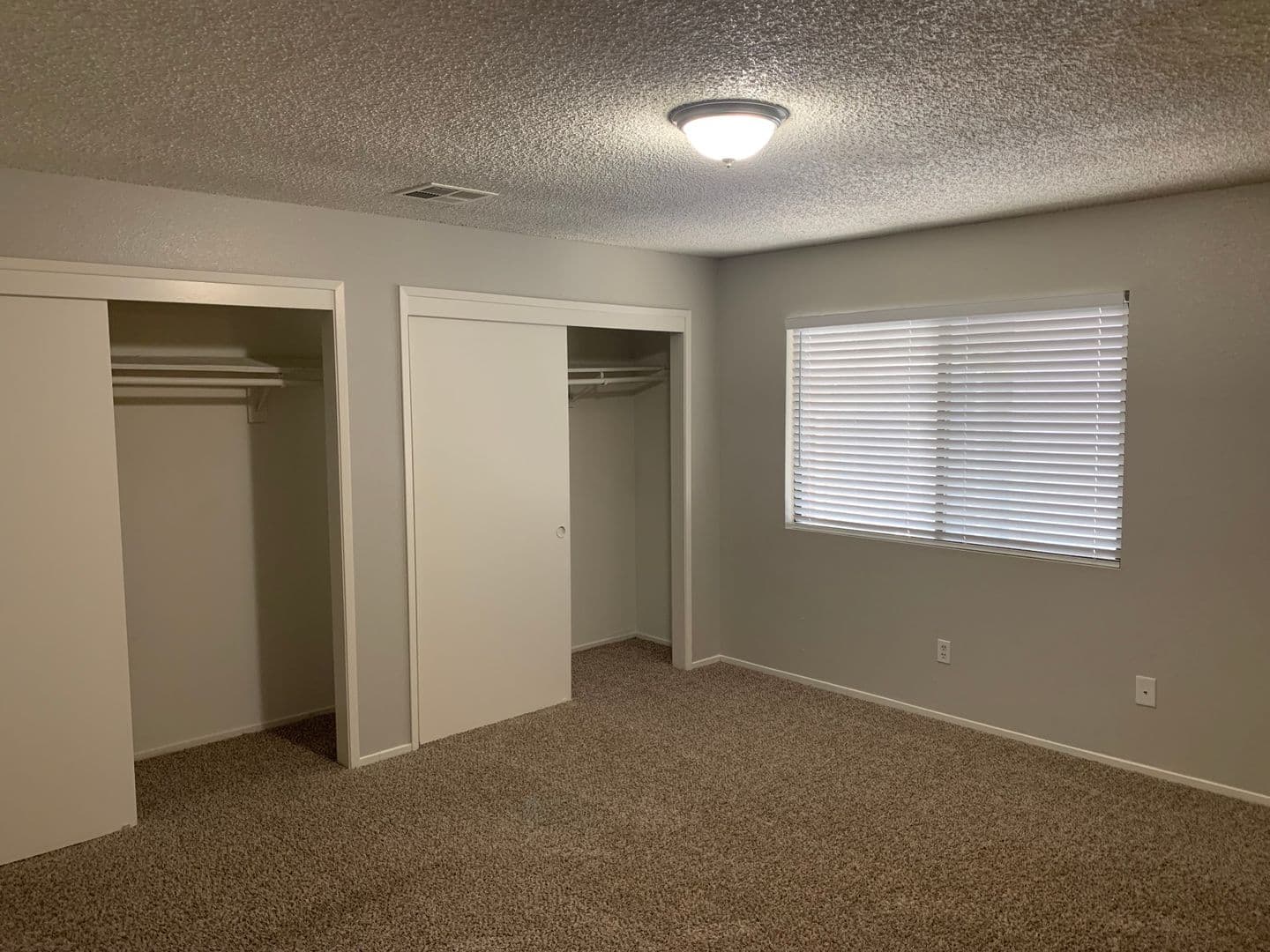 Bakersfield, Apartment: 817 Quail Ln. Lot 11  (#15-#17)