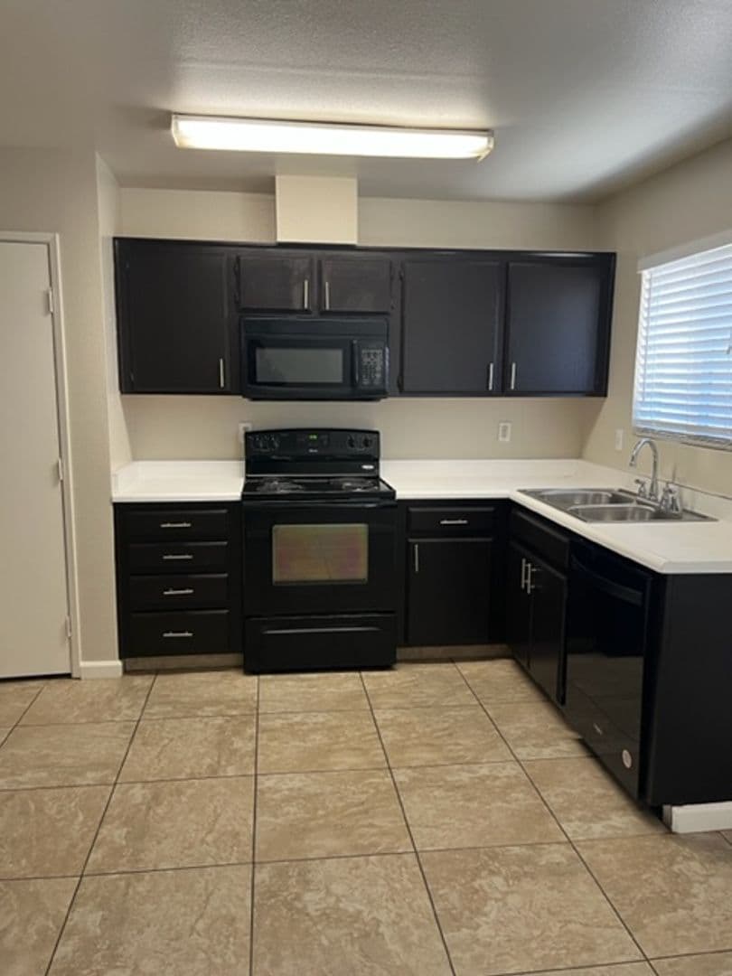 Bakersfield, Apartment: 3210 Brookfield Loop - 3210-D