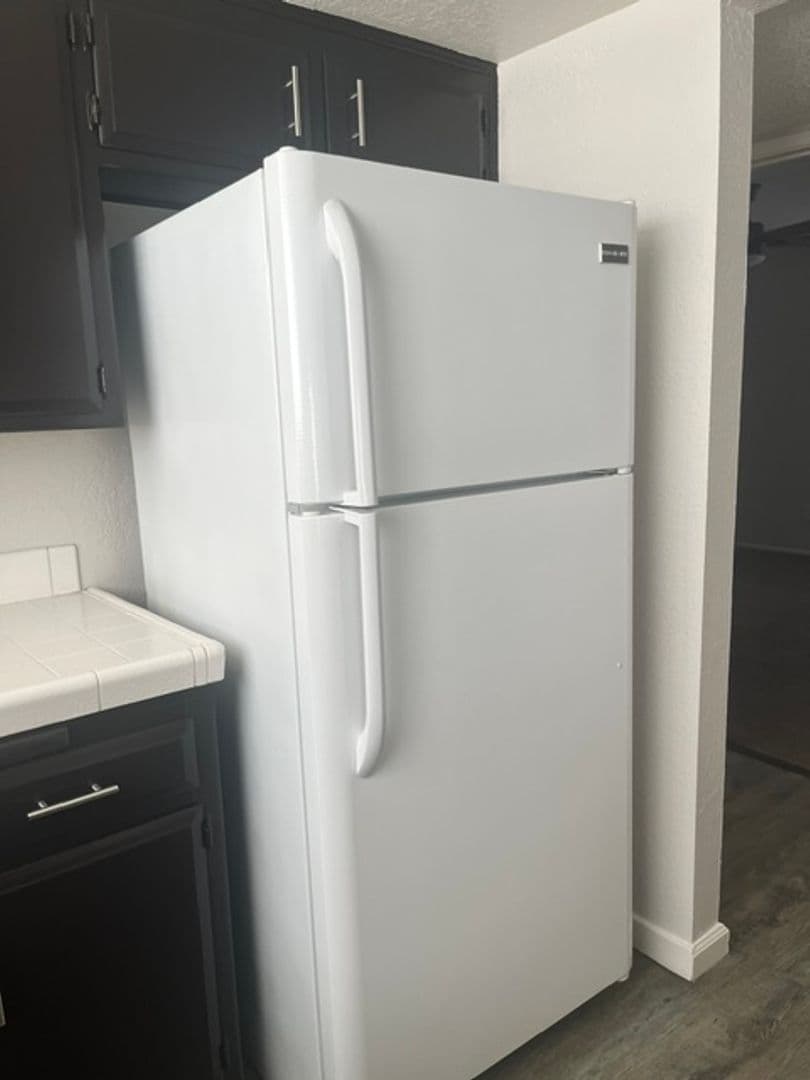 BAKERSFIELD Apartment: 1044 McDONALD WAY, units A-D