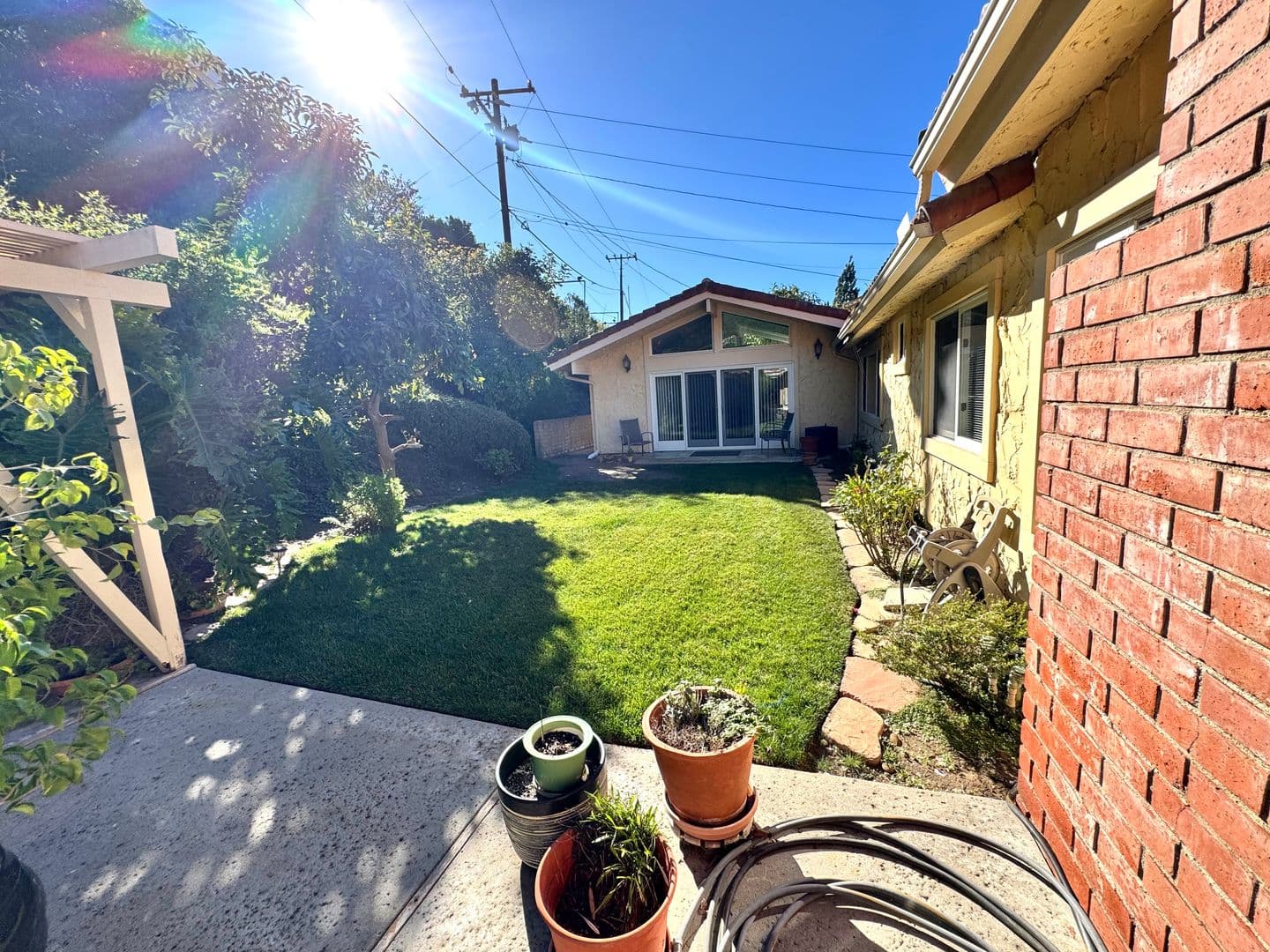 Ventura House: 246 Grandridge Court