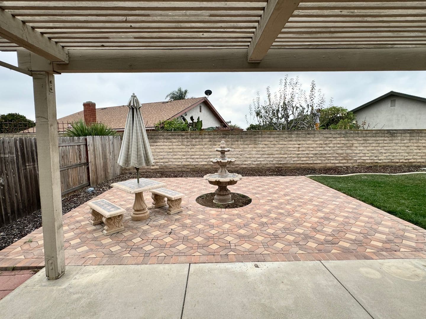 Ventura House: 6630 Sora St,