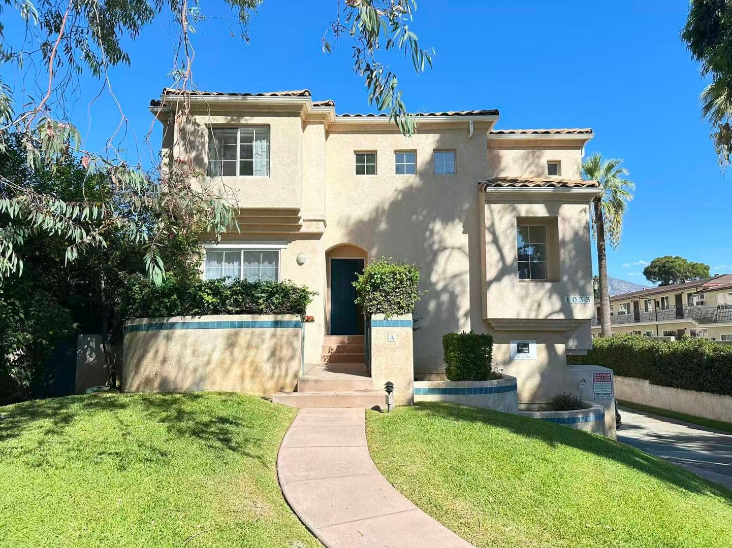 Arcadia House: 1033 Duarte Rd #A