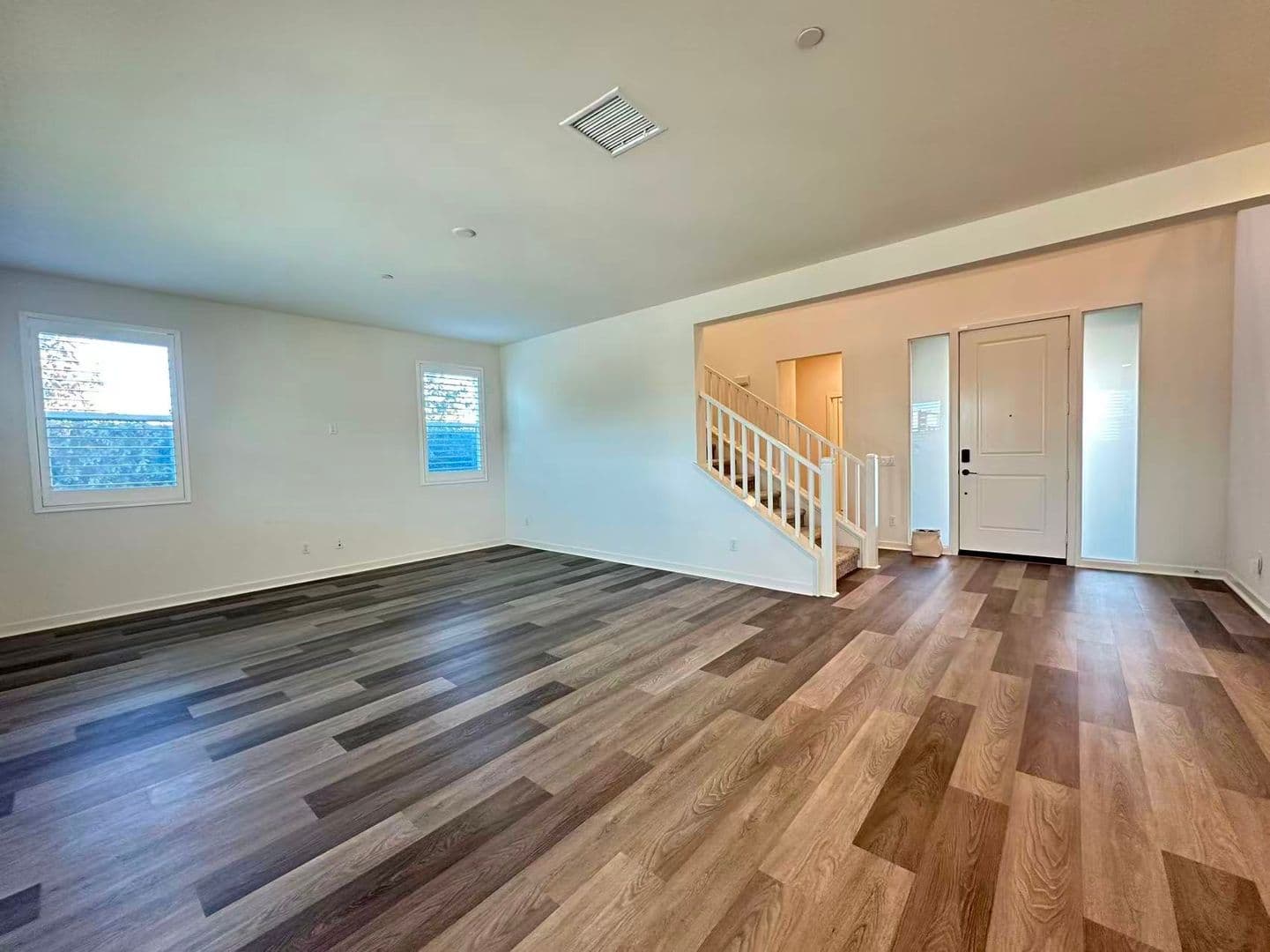 Ontario House: 2622 E Scarlett Ln