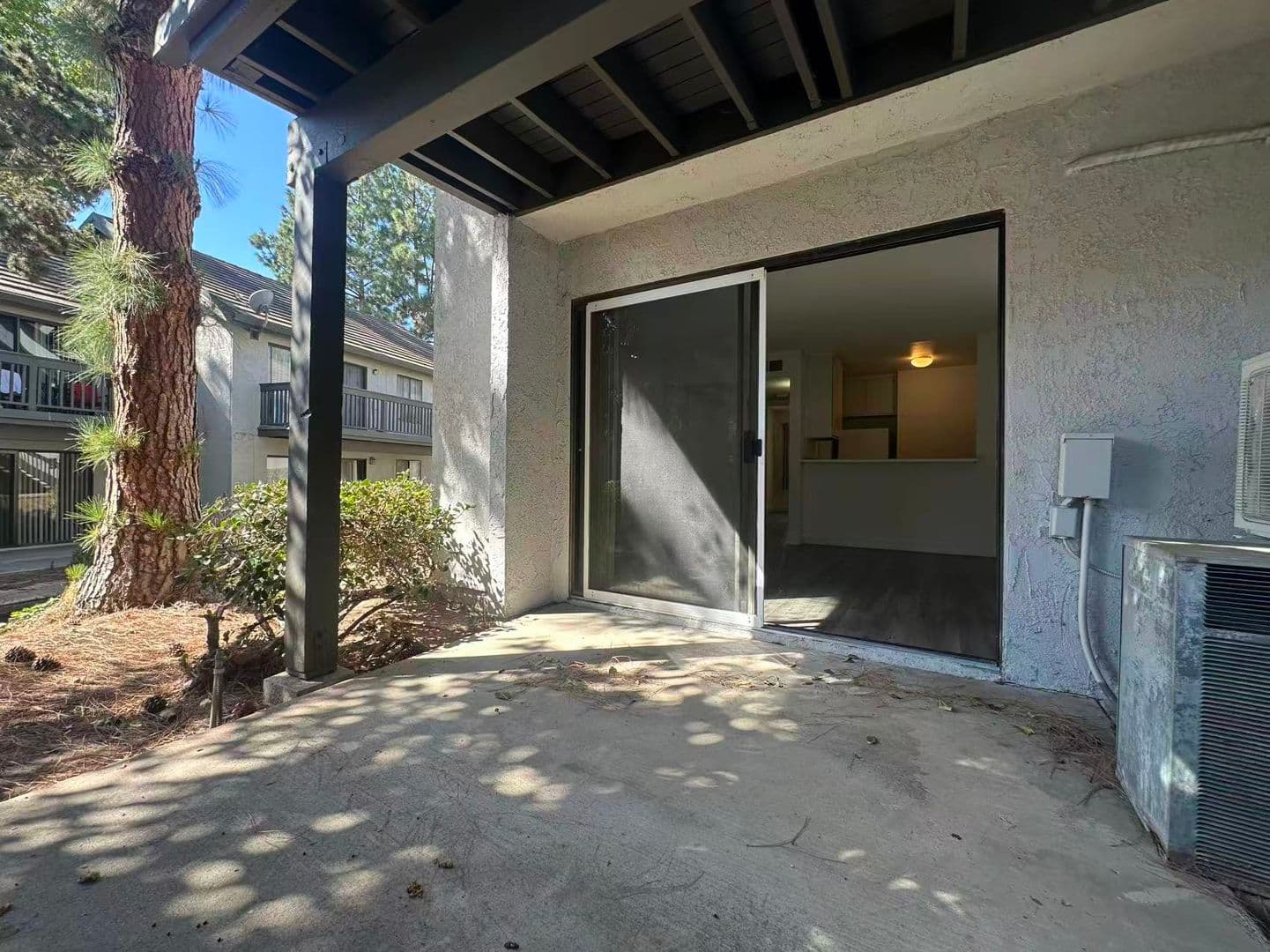 Irvine House: 208 Orange Blossom