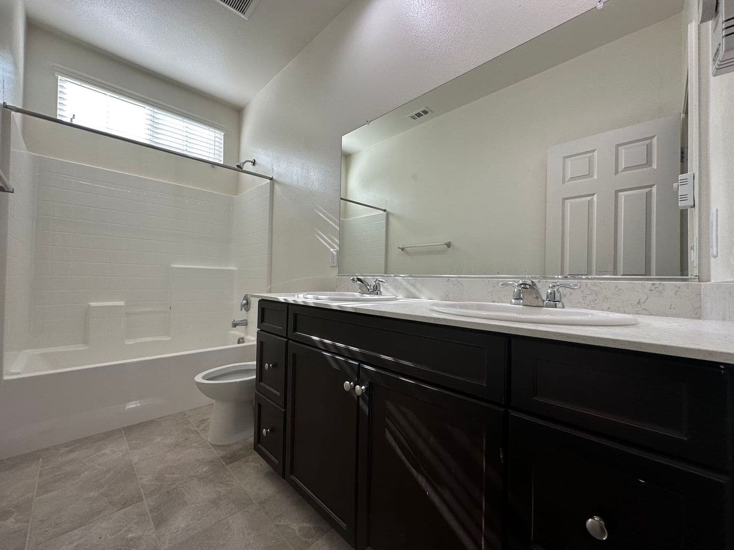Eastvale House: 5846 Ginger Drive