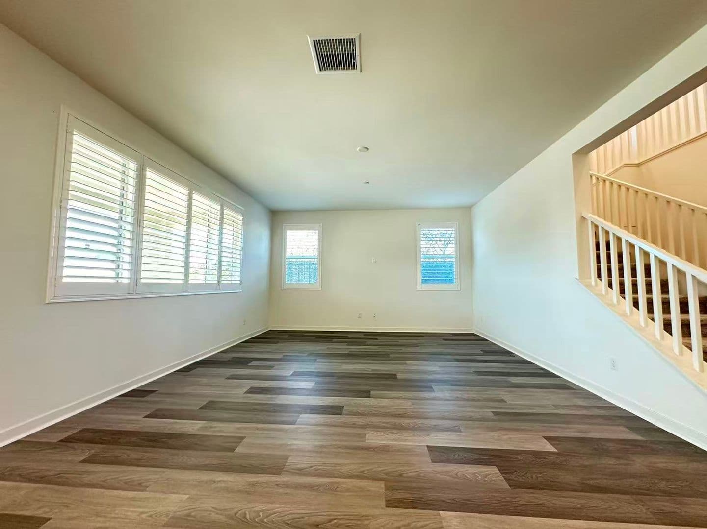 Ontario House: 2622 E Scarlett Ln