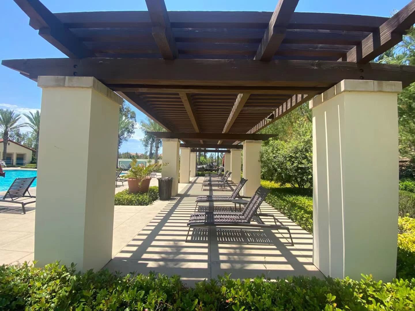 Irvine House: 60 Meander