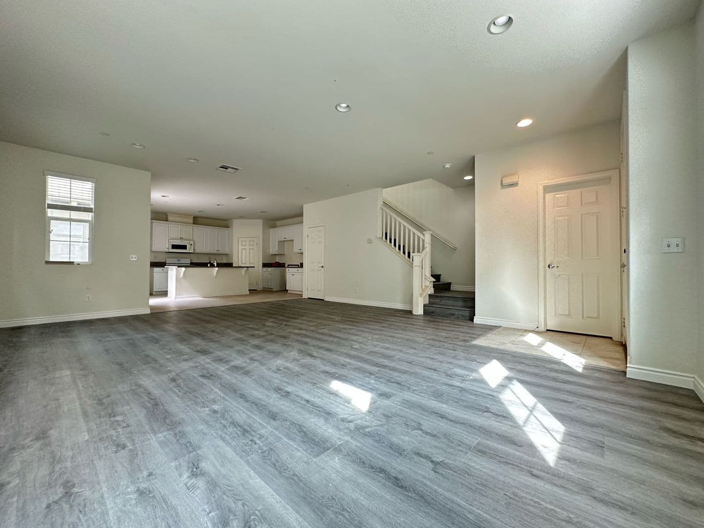 Eastvale House: 6043 Snapdragon St.