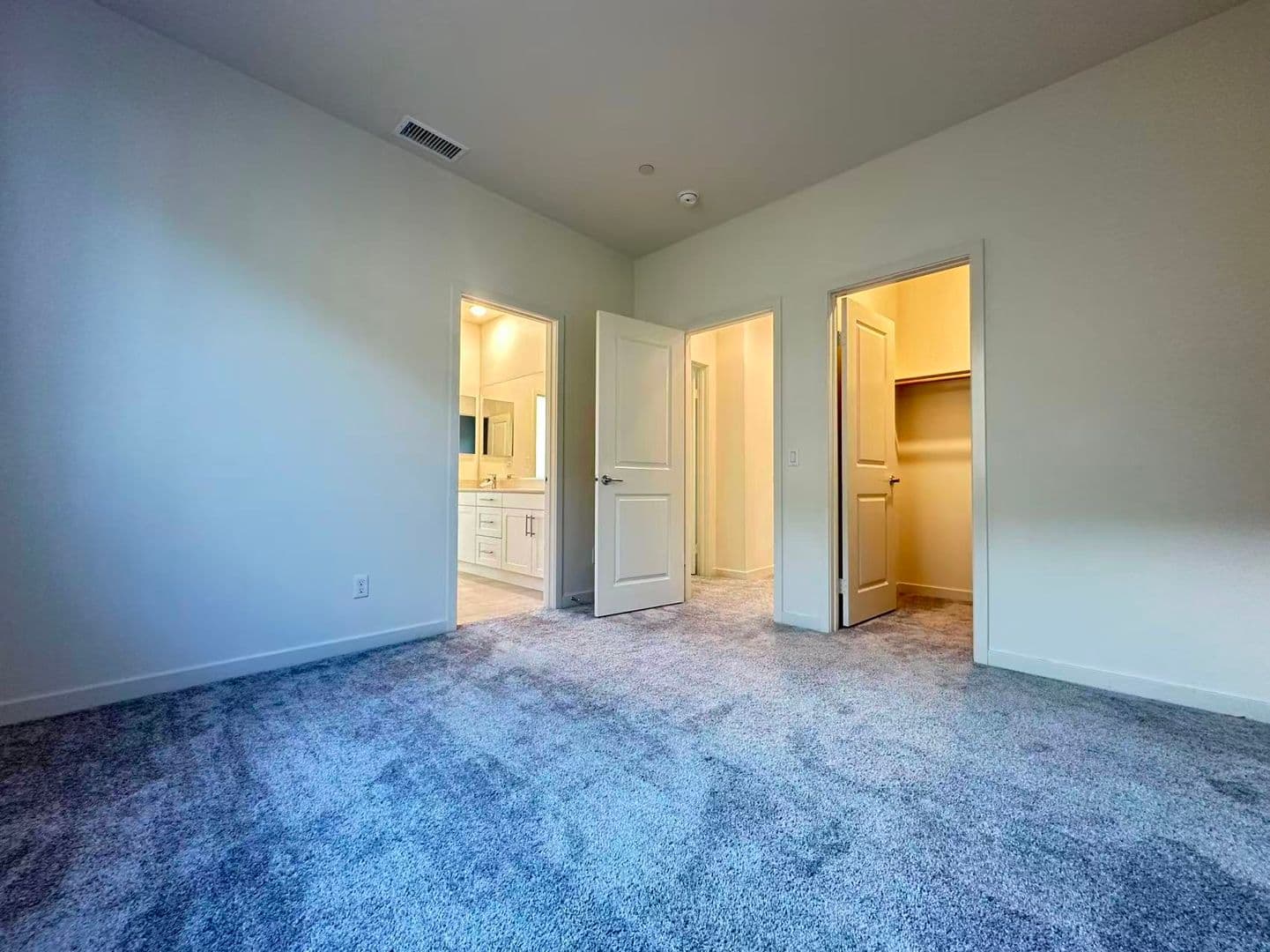 Ontario House: 2622 E Scarlett Ln