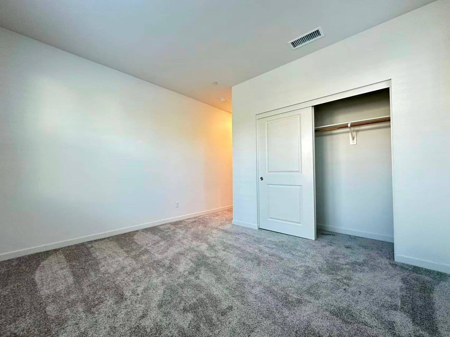 Ontario House: 2622 E Scarlett Ln