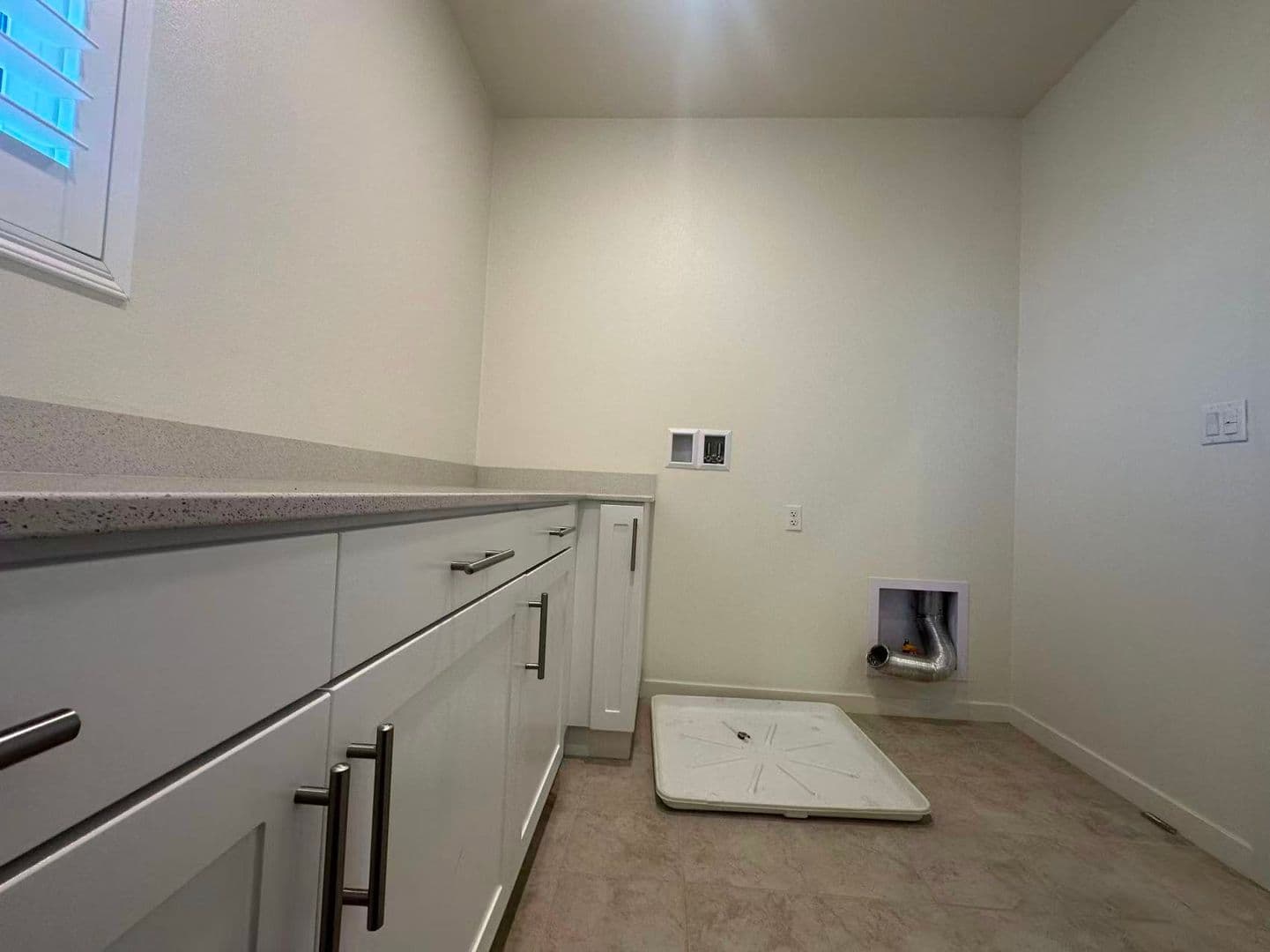 Ontario House: 2622 E Scarlett Ln