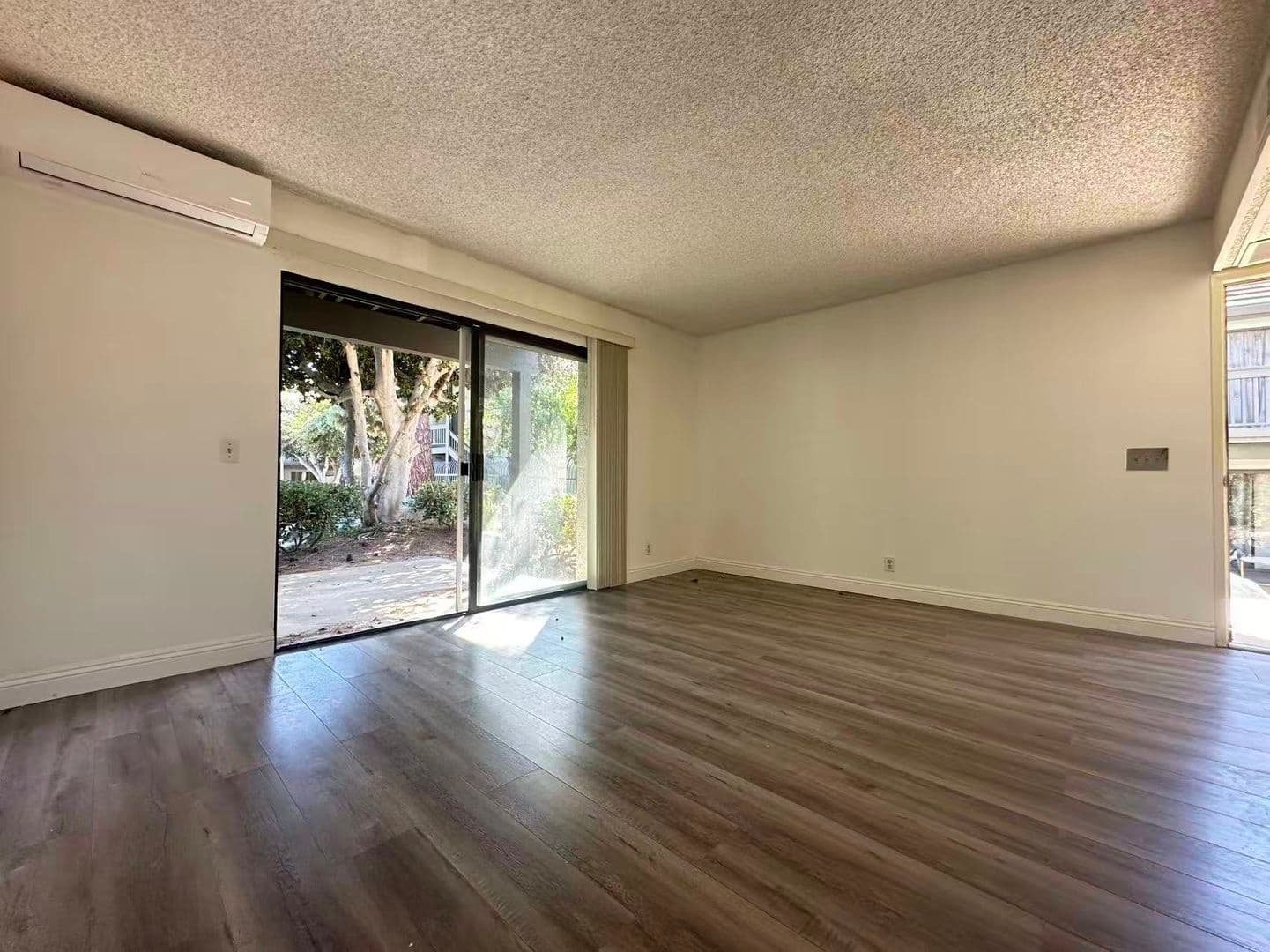 Irvine House: 208 Orange Blossom