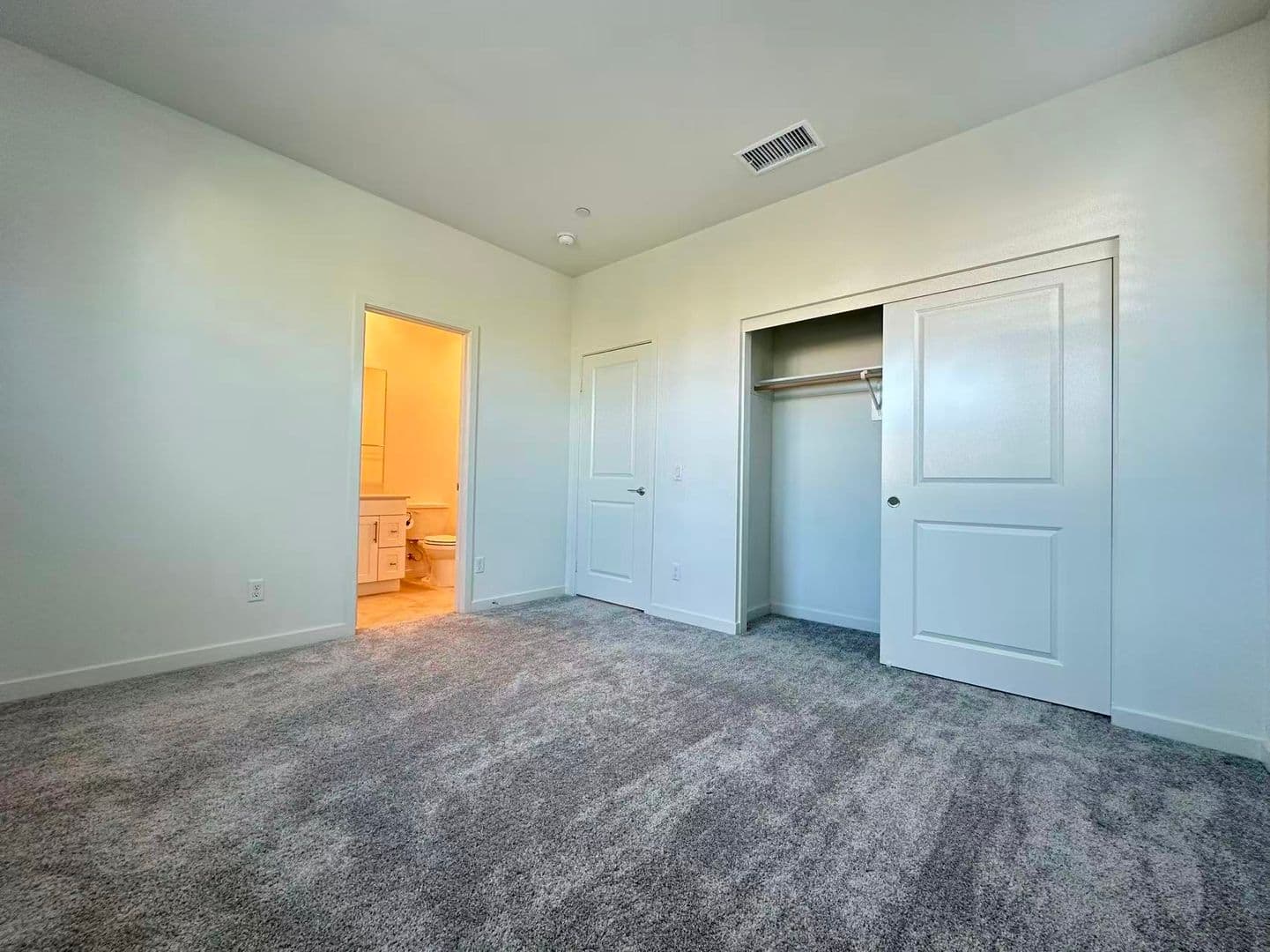 Ontario House: 2622 E Scarlett Ln