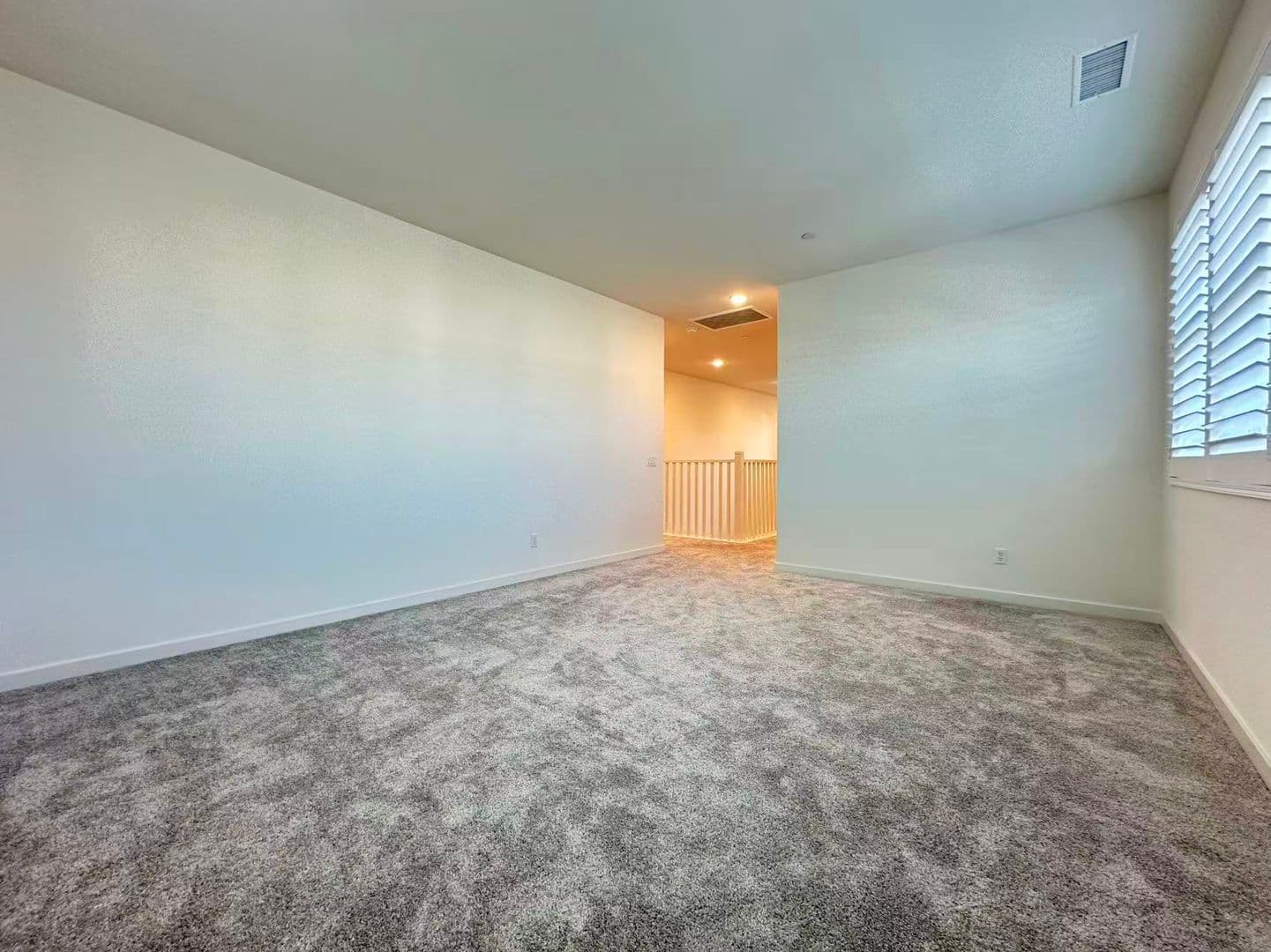 Ontario House: 2622 E Scarlett Ln