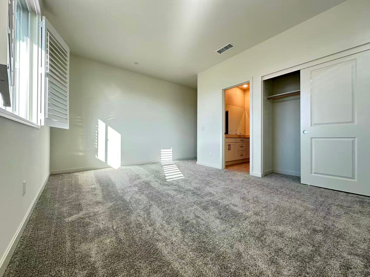 Ontario House: 2622 E Scarlett Ln