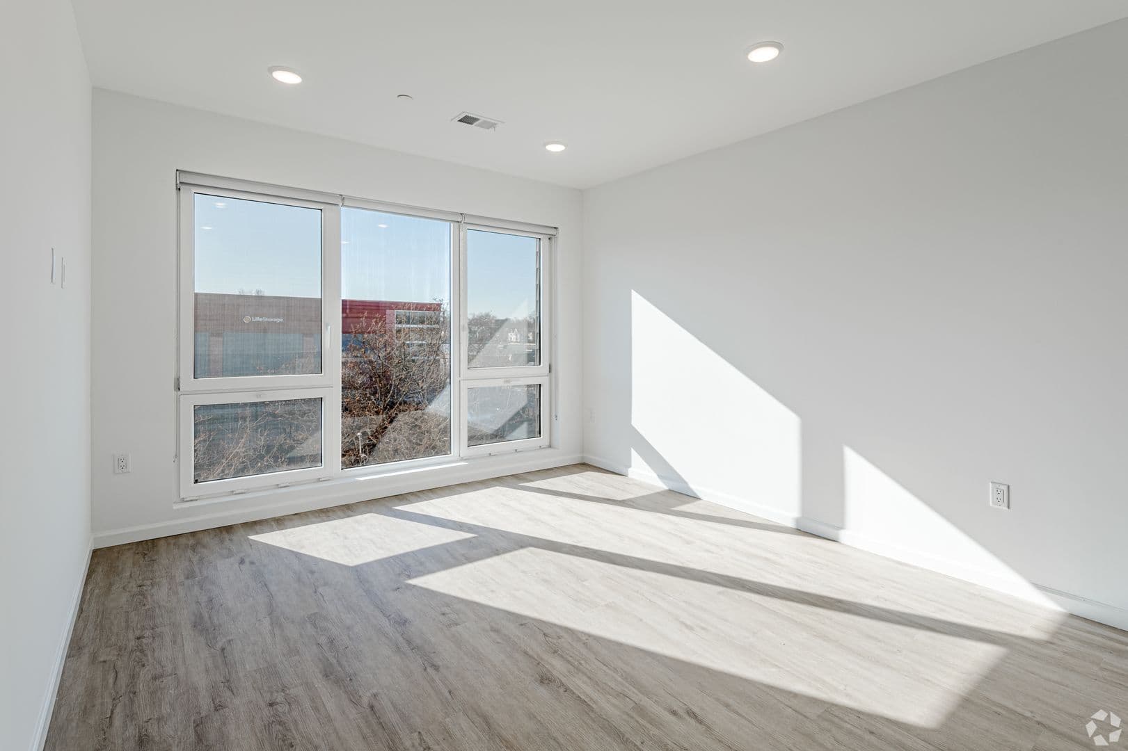 Newark Apartment: 15-19 S 13th St