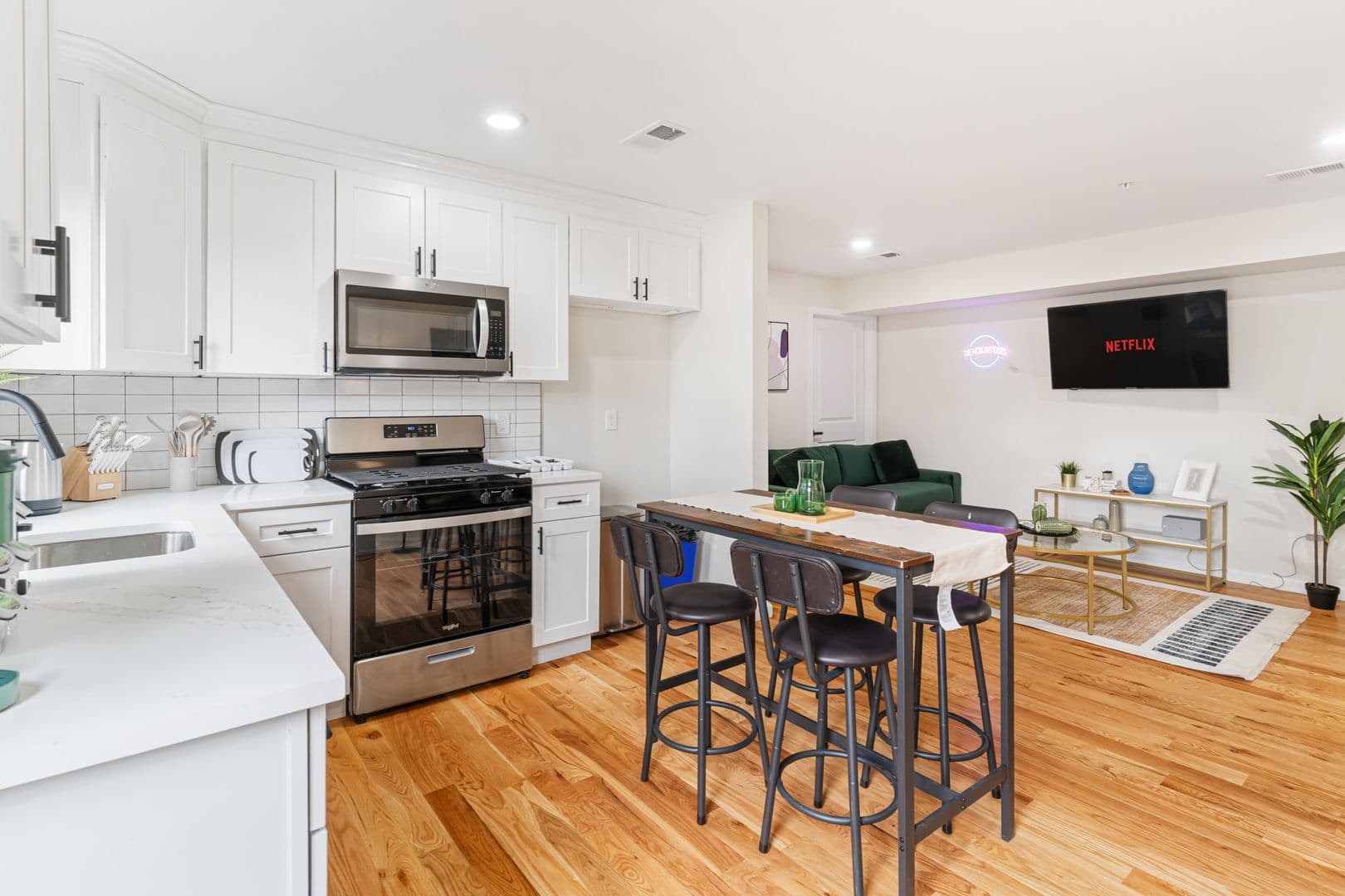 Newark Apartment: 549 South Orange Ave
