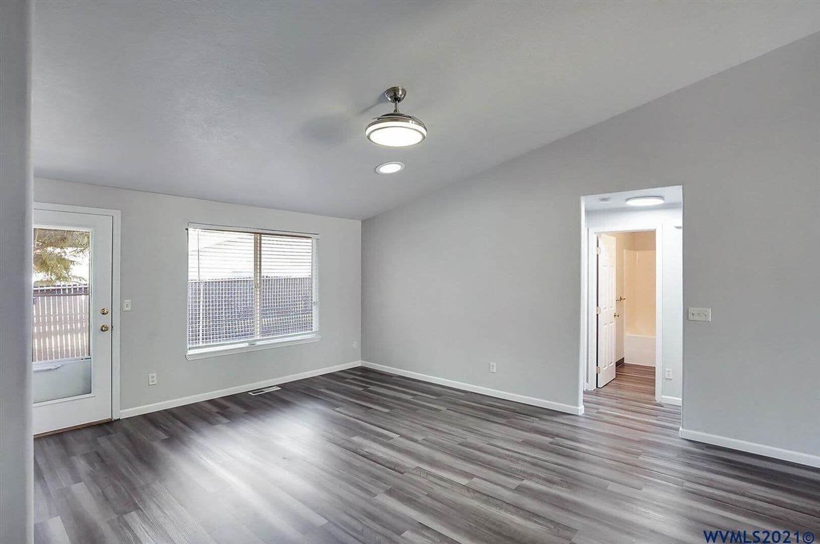 Salem House: 1052 Ginger Ave SE