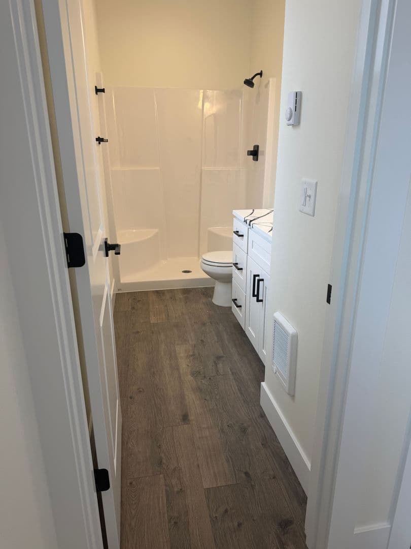 Keizer Apartment: 4885 River Rd N