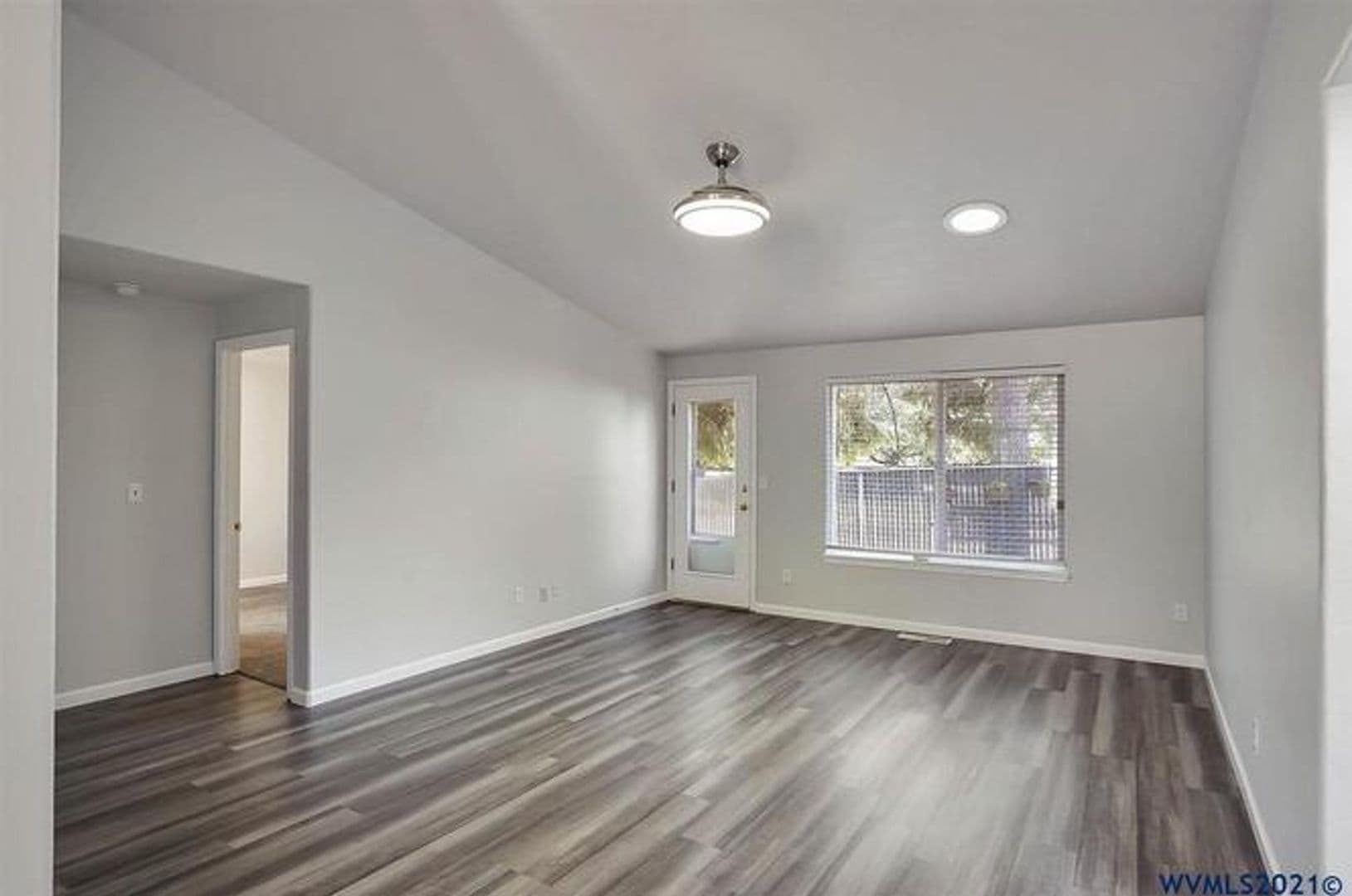 Salem House: 1052 Ginger Ave SE