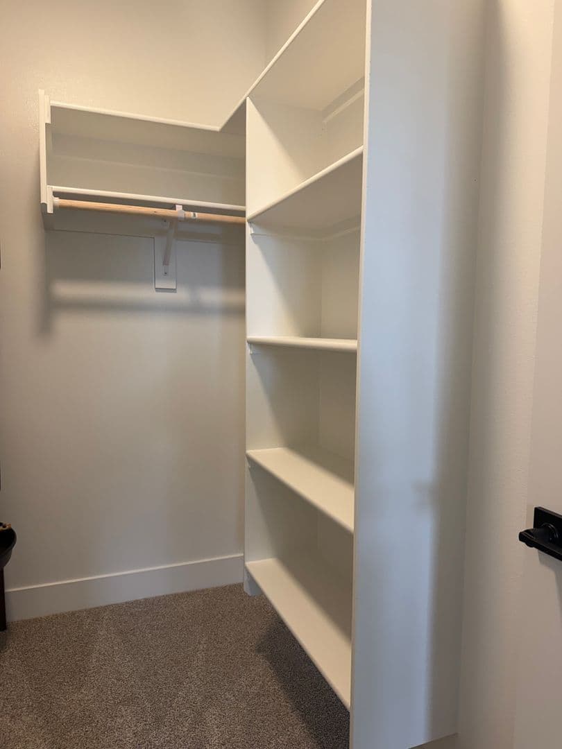 Keizer Apartment: 4885 River Rd N