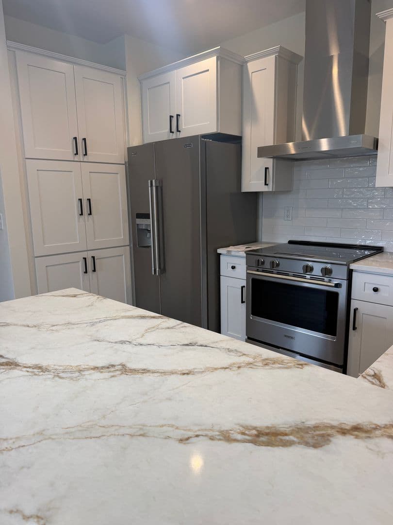 Keizer Apartment: 4885 River Rd N