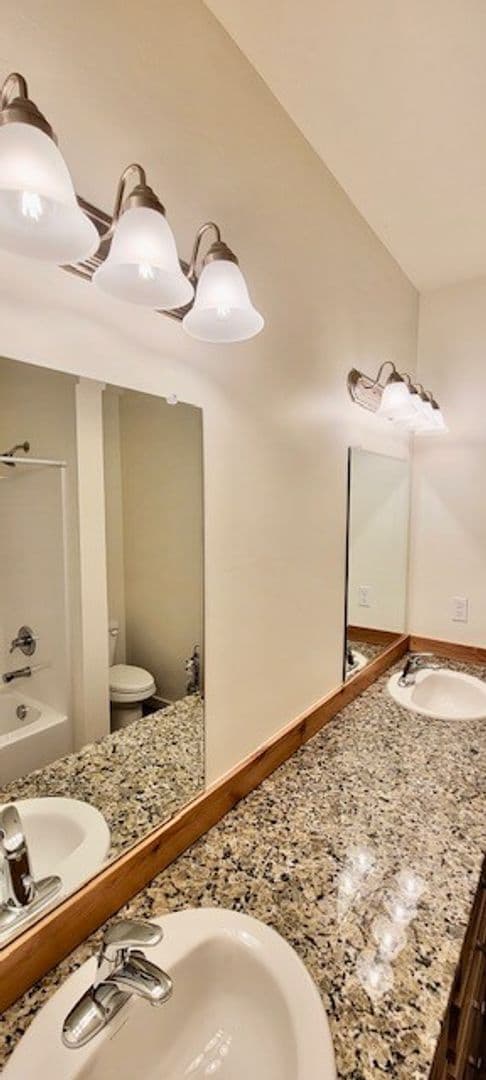 REDMOND Apartment: 2141 SW 19TH ST