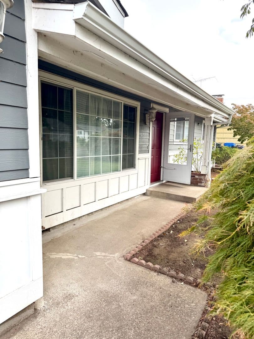 SALEM House: 4023 CAROLINA AVE NE