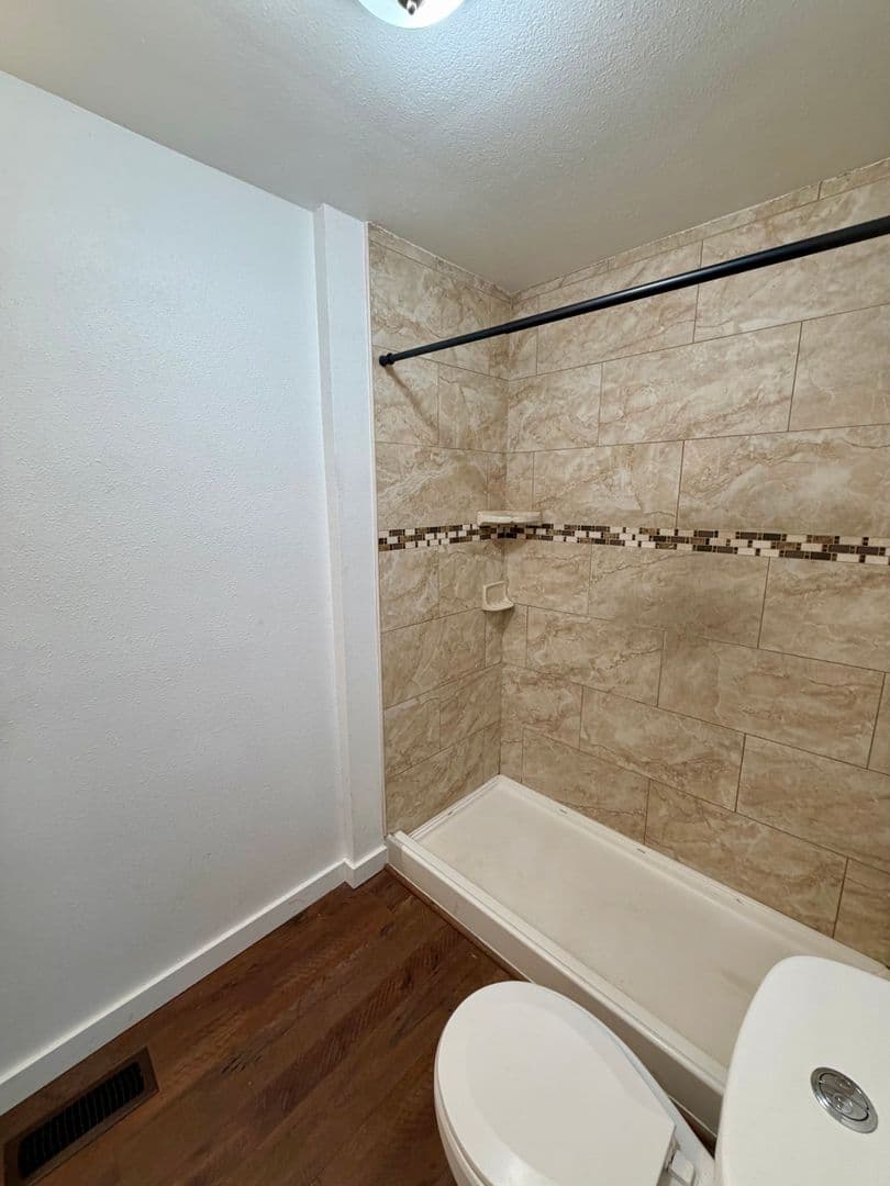 SALEM House: 4023 CAROLINA AVE NE