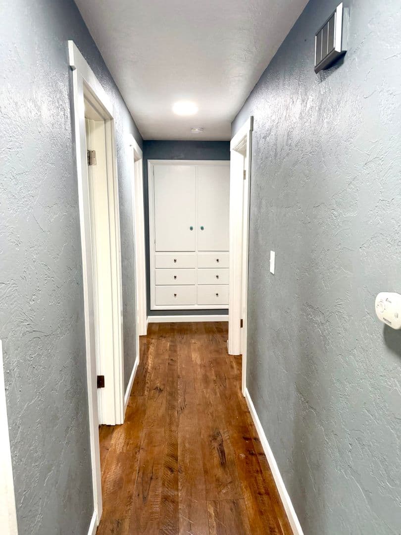 SALEM House: 4023 CAROLINA AVE NE